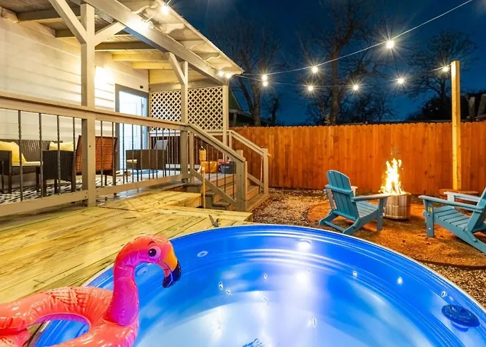 Casa Pajaritos - Pool, Firepit, Backyard Near Riverwalk San Antonio